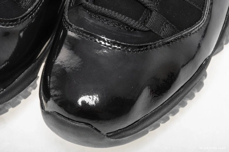 Jordan 378037-005 Air Retro Gown and 11 Cap 1118